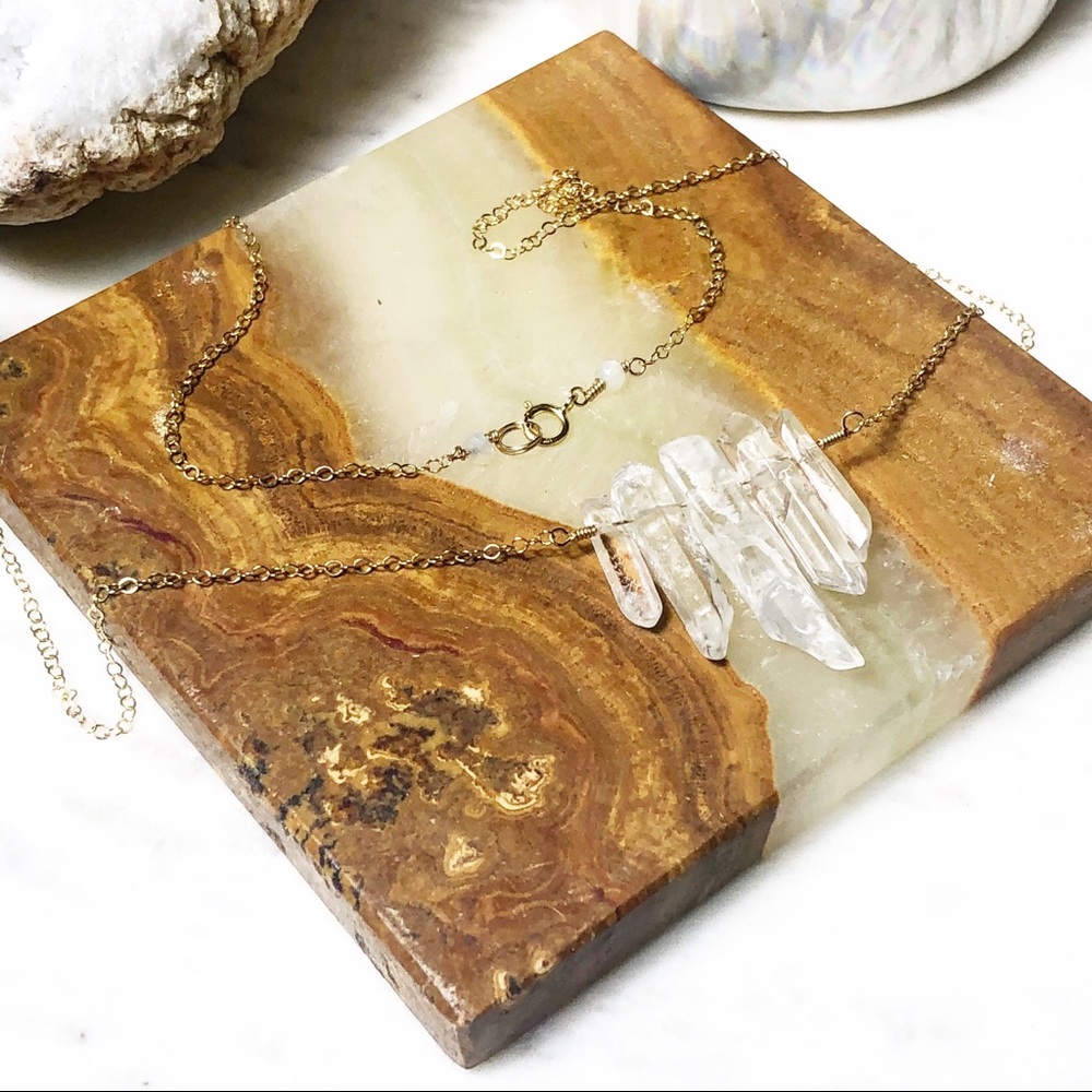 Crystal quartz point necklace on 14k gold chain - Picture 1 of 3